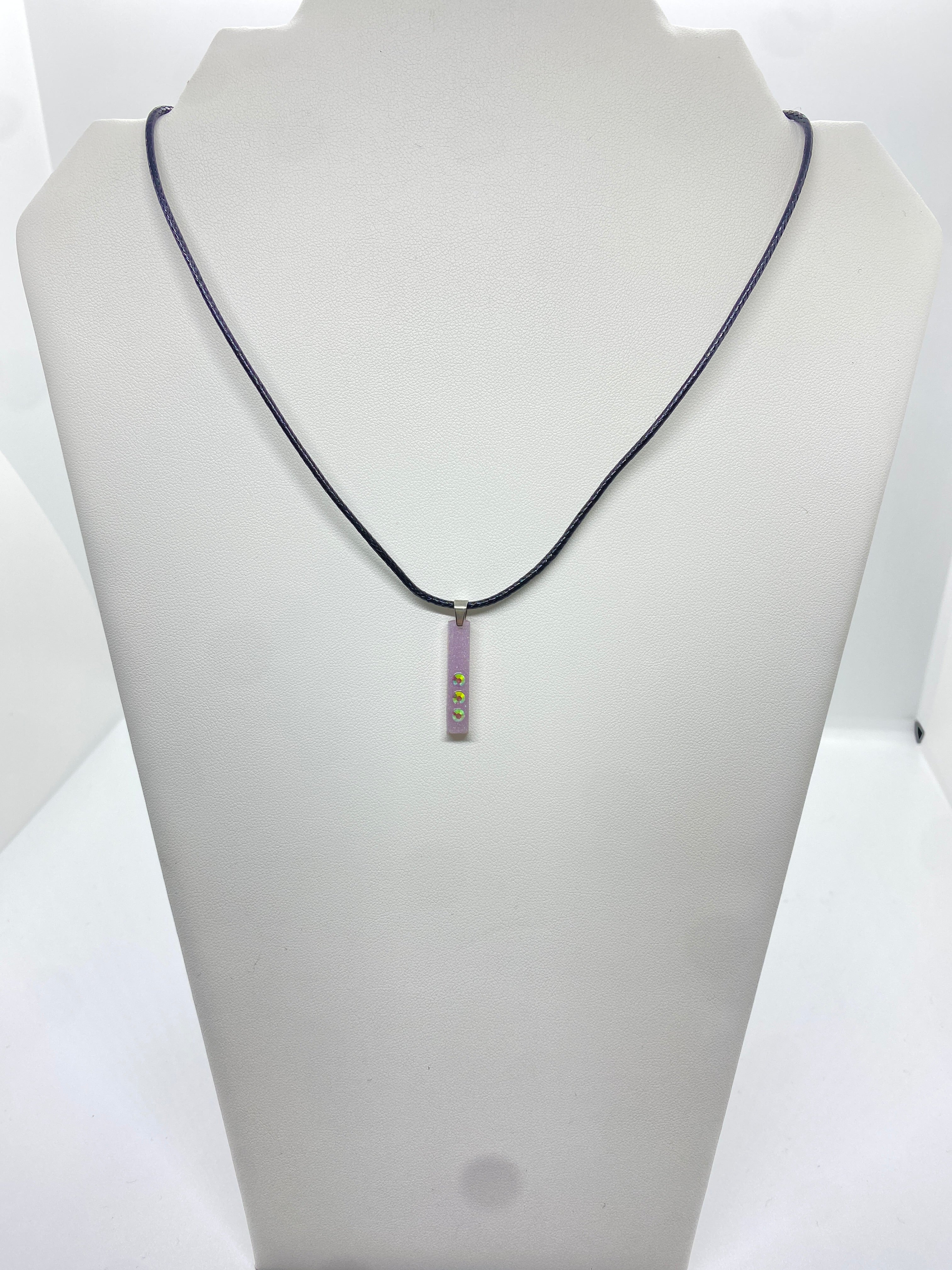 Collier AVA