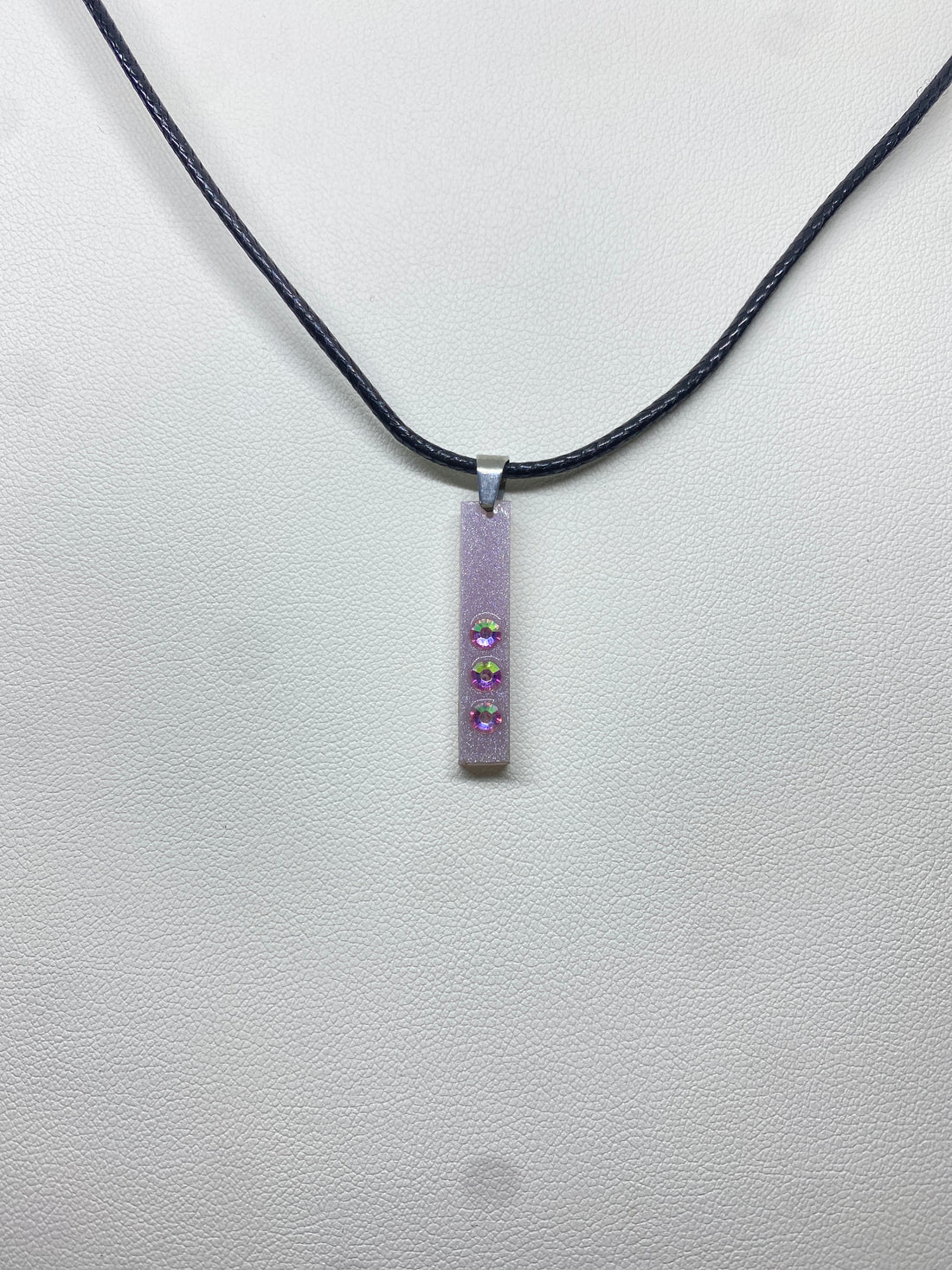 Collier AVA