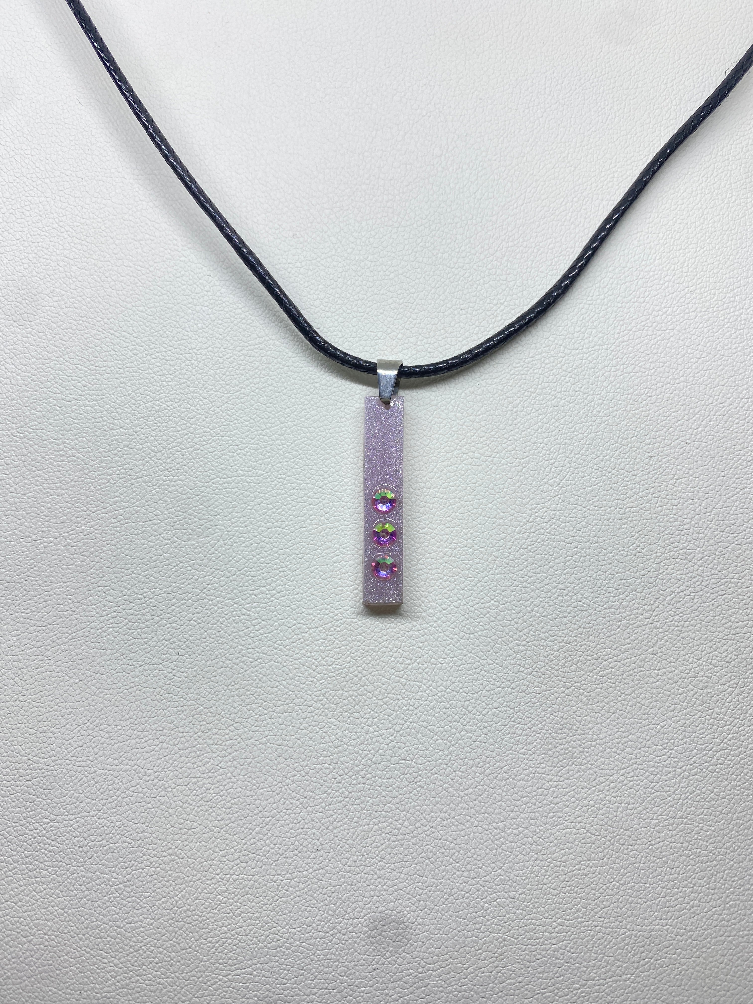 Collier AVA