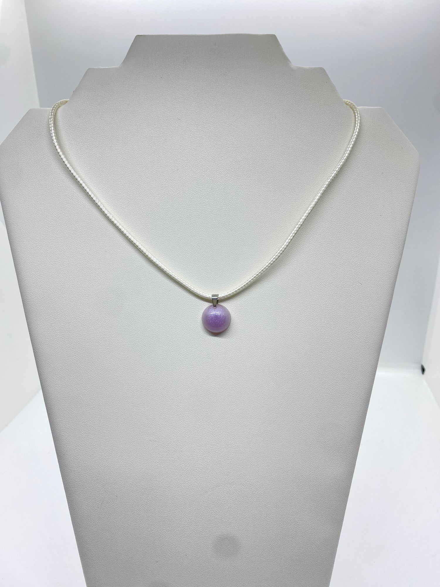 Collier JUNE