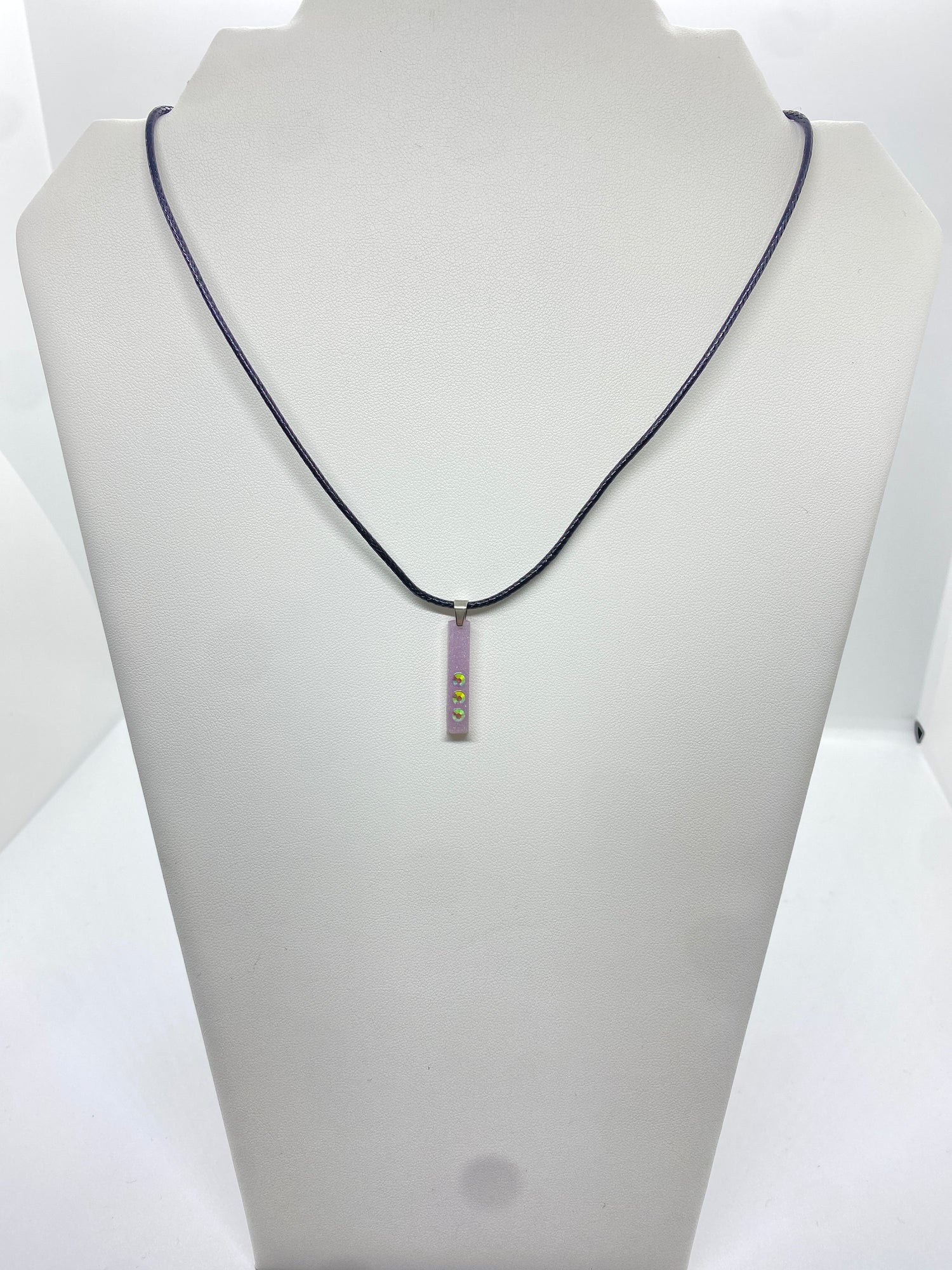 Collier AVA