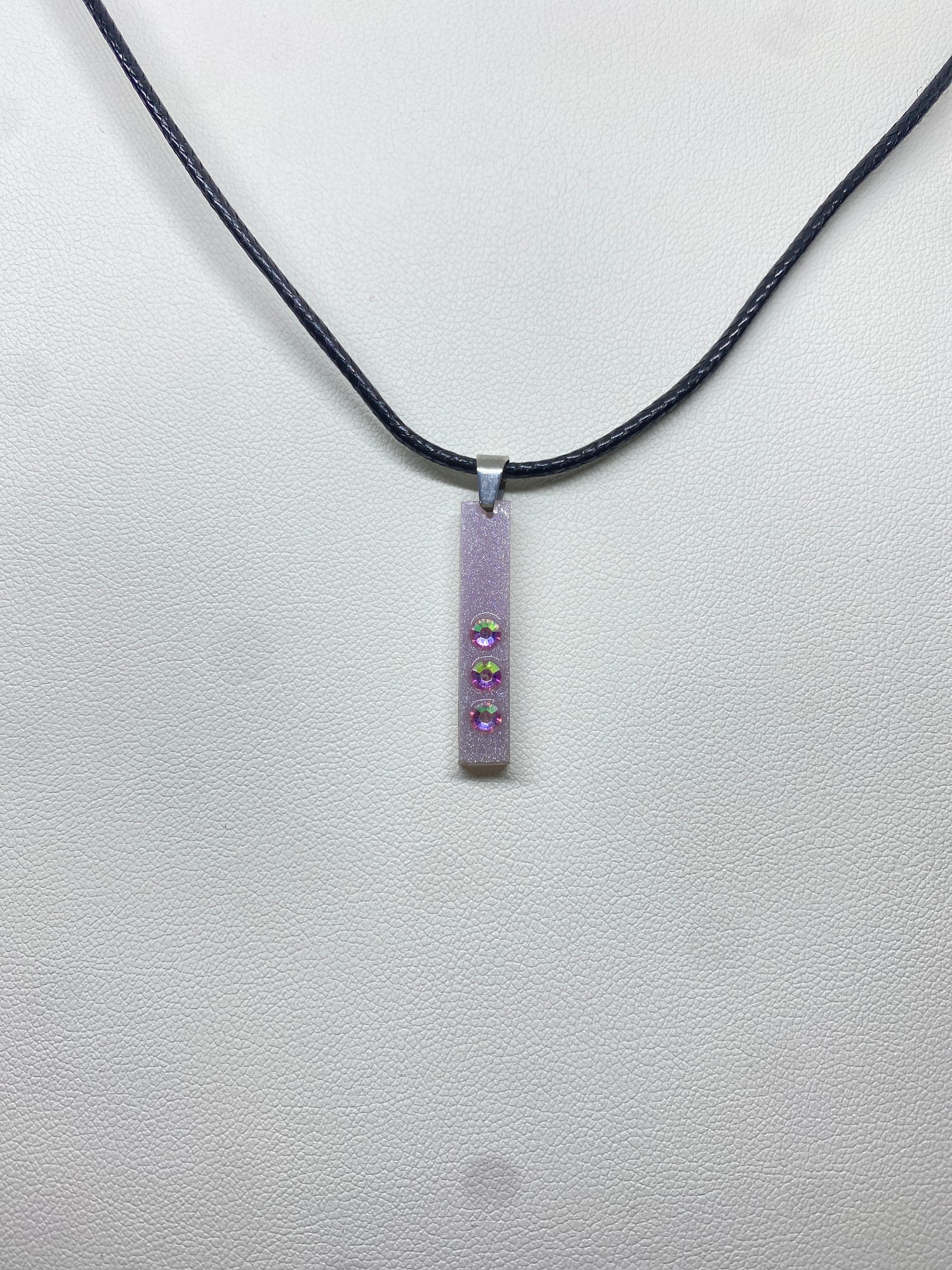 Collier AVA